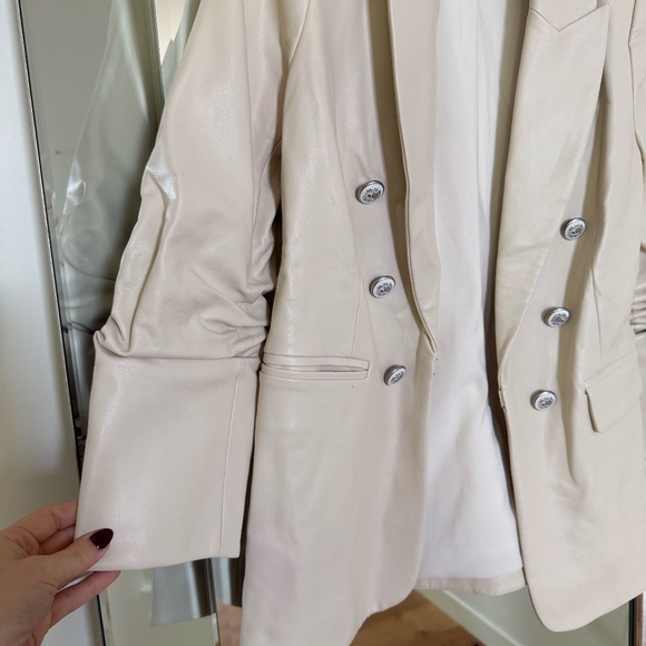 Veronica Beard Beacon Faux Leather Blazer Jacket - Ecru, size 6 - Picture 5 of 7